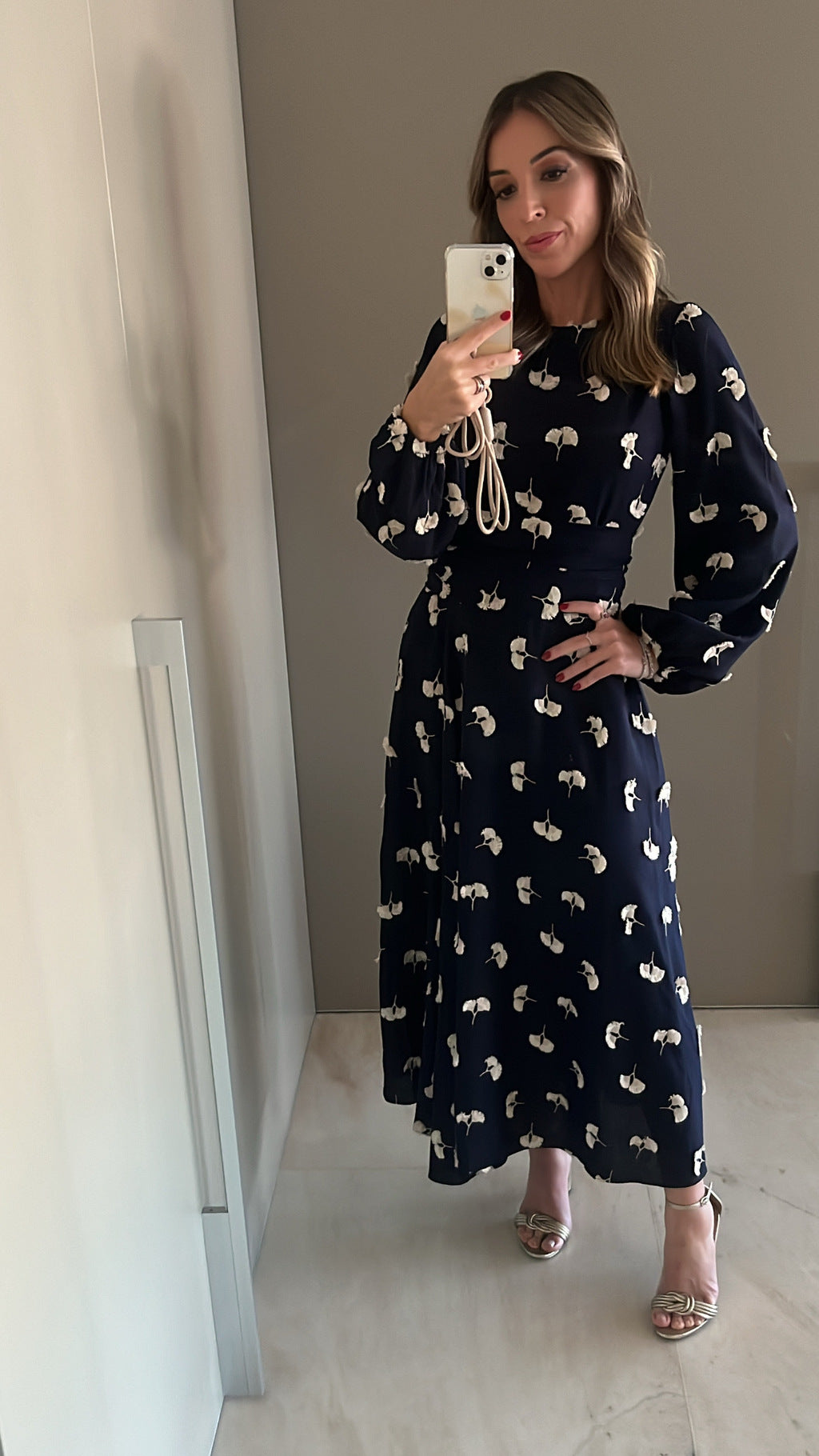 Vestido Midi Flores Bordadas Cru 3D