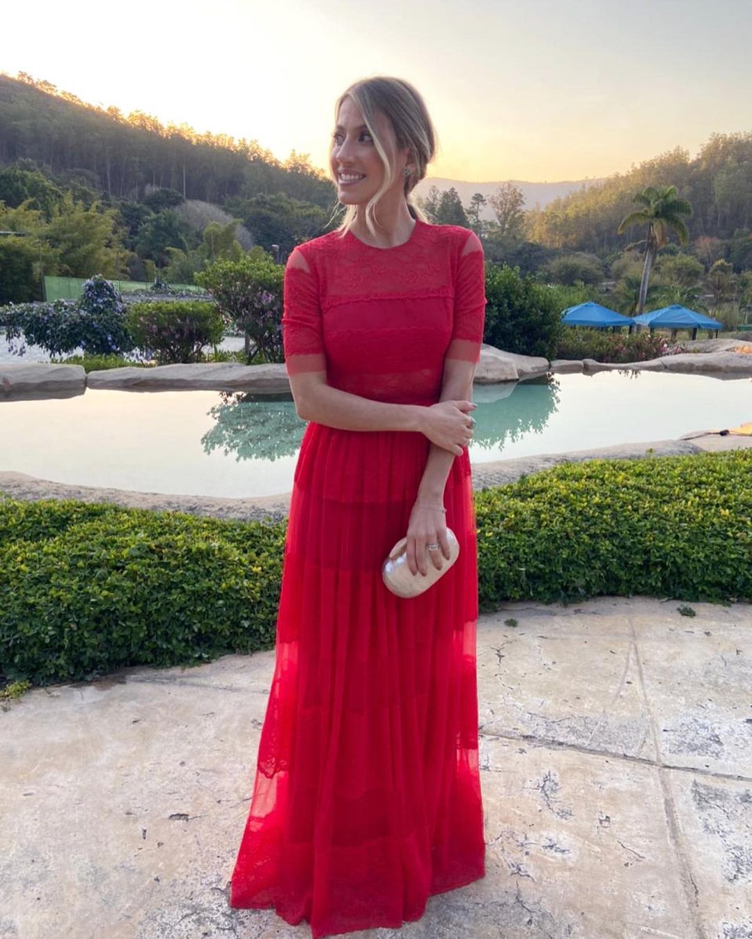 VESTIDO TULE MIX DE RENDA