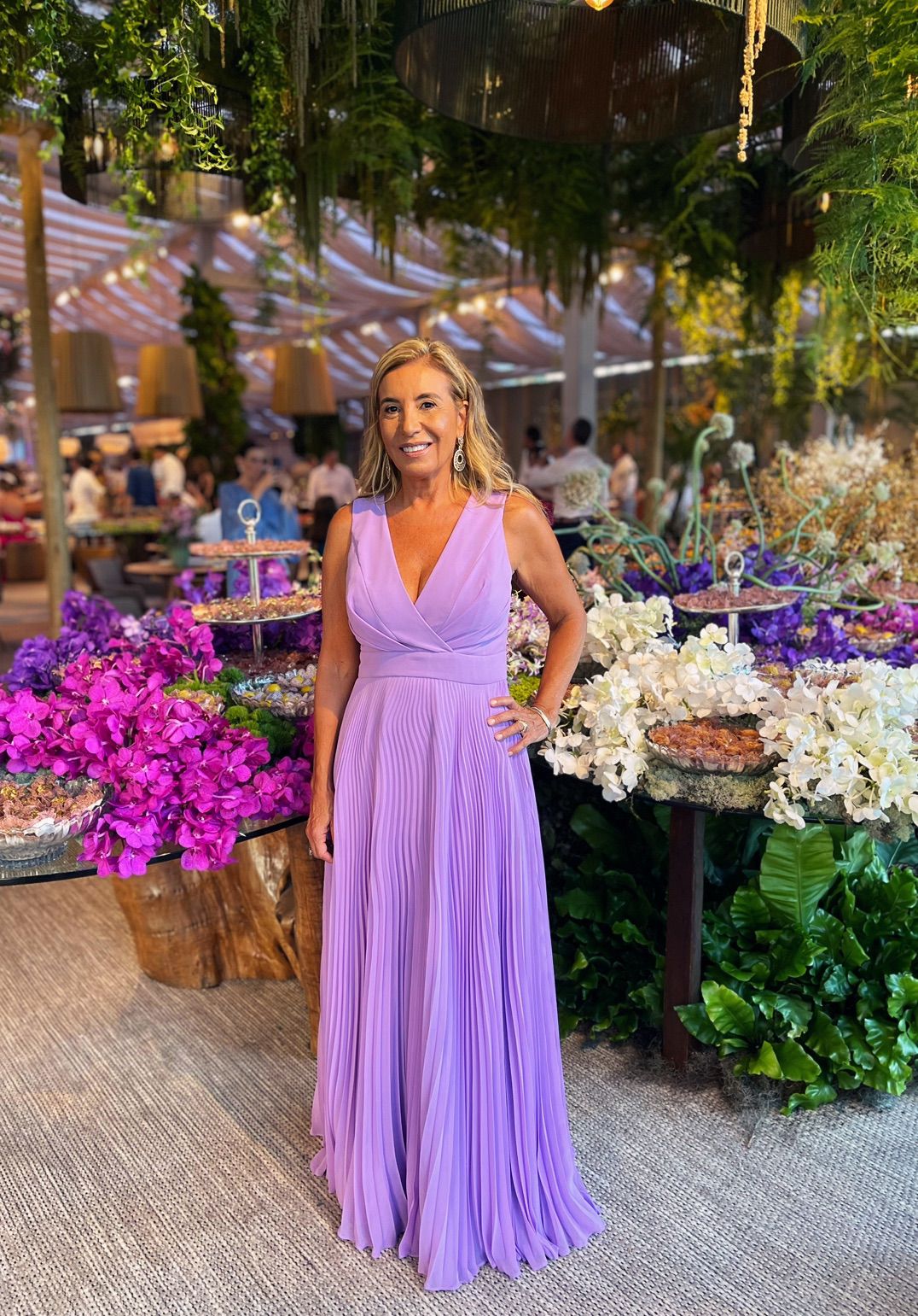 VESTIDO PLISSADO 3D DECOTE