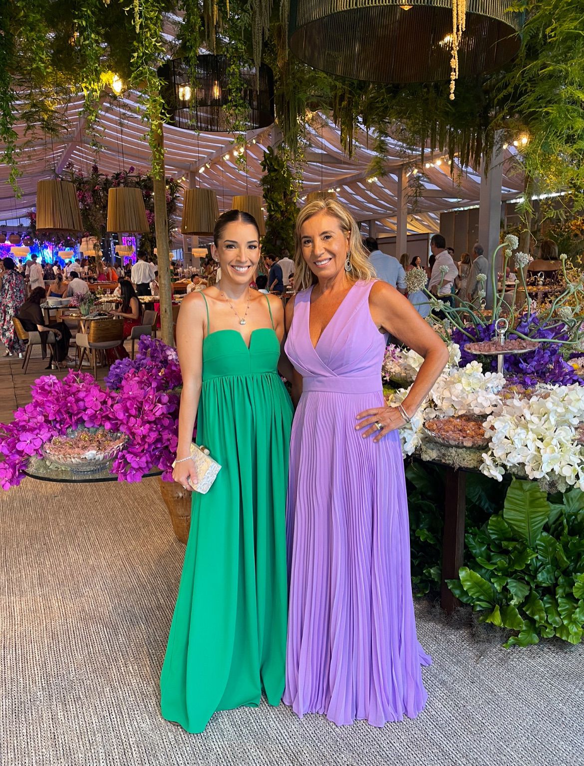 VESTIDO PLISSADO 3D DECOTE