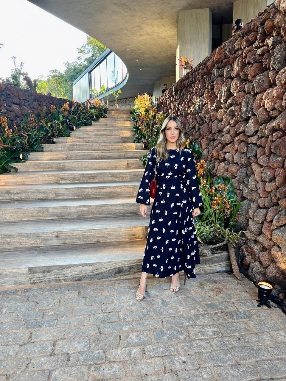 Vestido Midi Flores Bordadas Cru 3D
