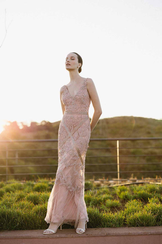 VESTIDO LONGO BORDADO PEDRARIAS