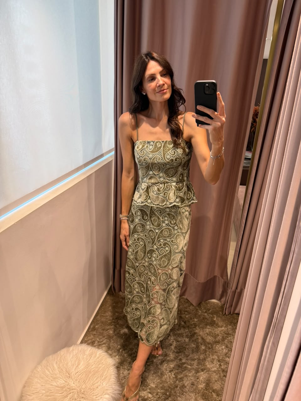Conjunto top peplum + saia midi renda aveludada