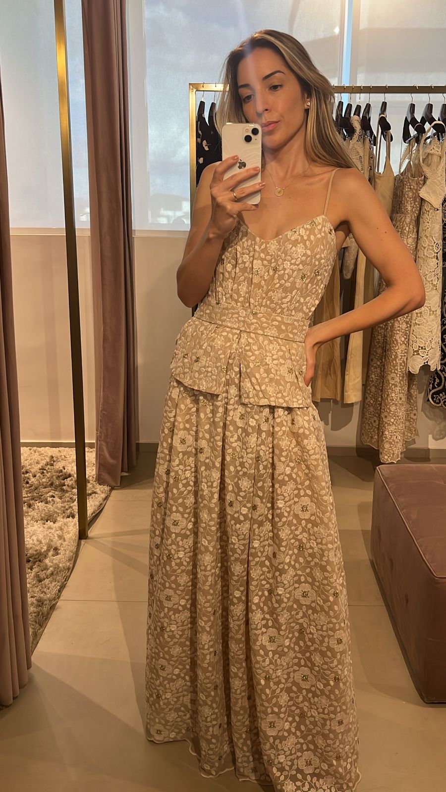 Vestido em Chiffon Bordado