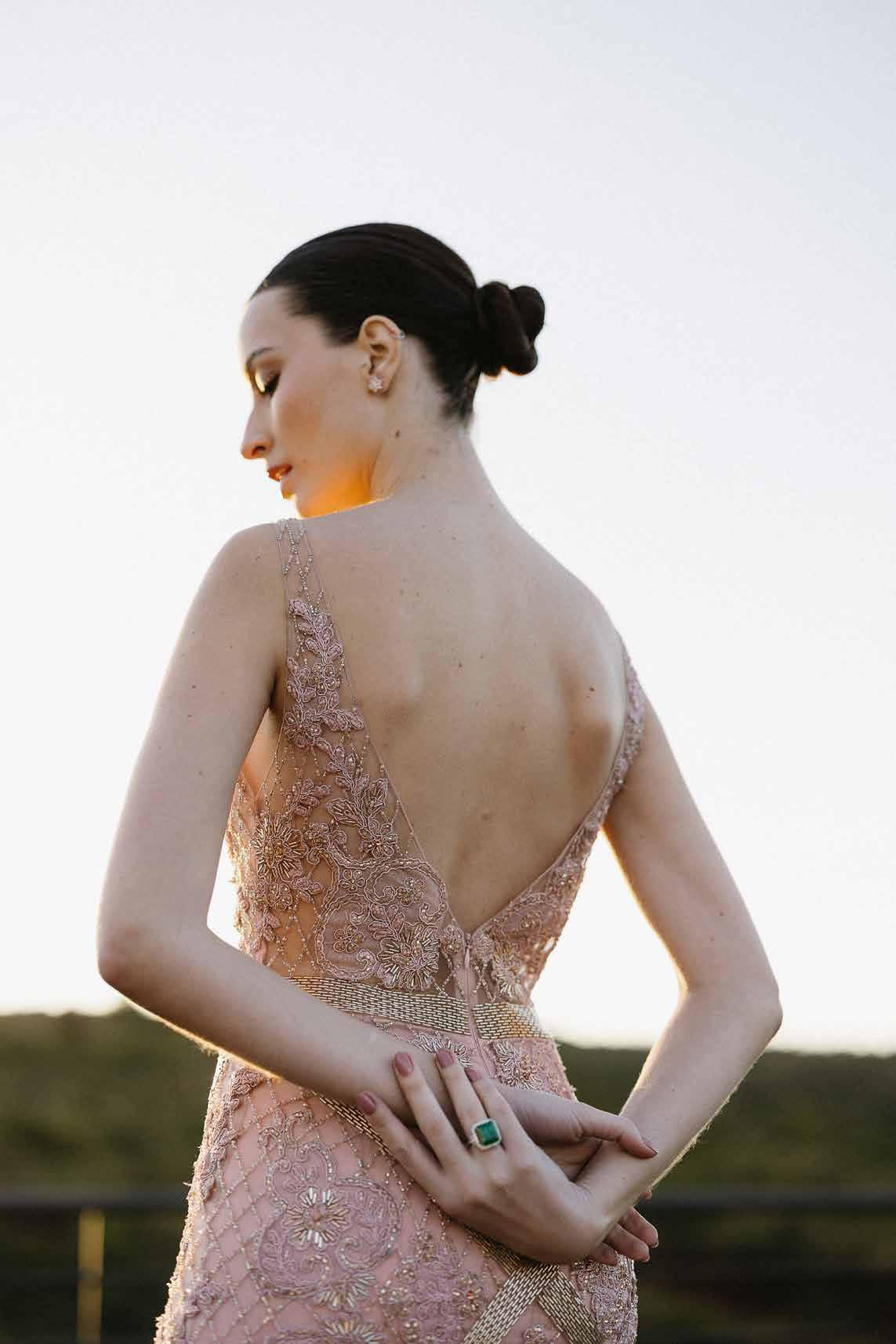 VESTIDO LONGO BORDADO PEDRARIAS